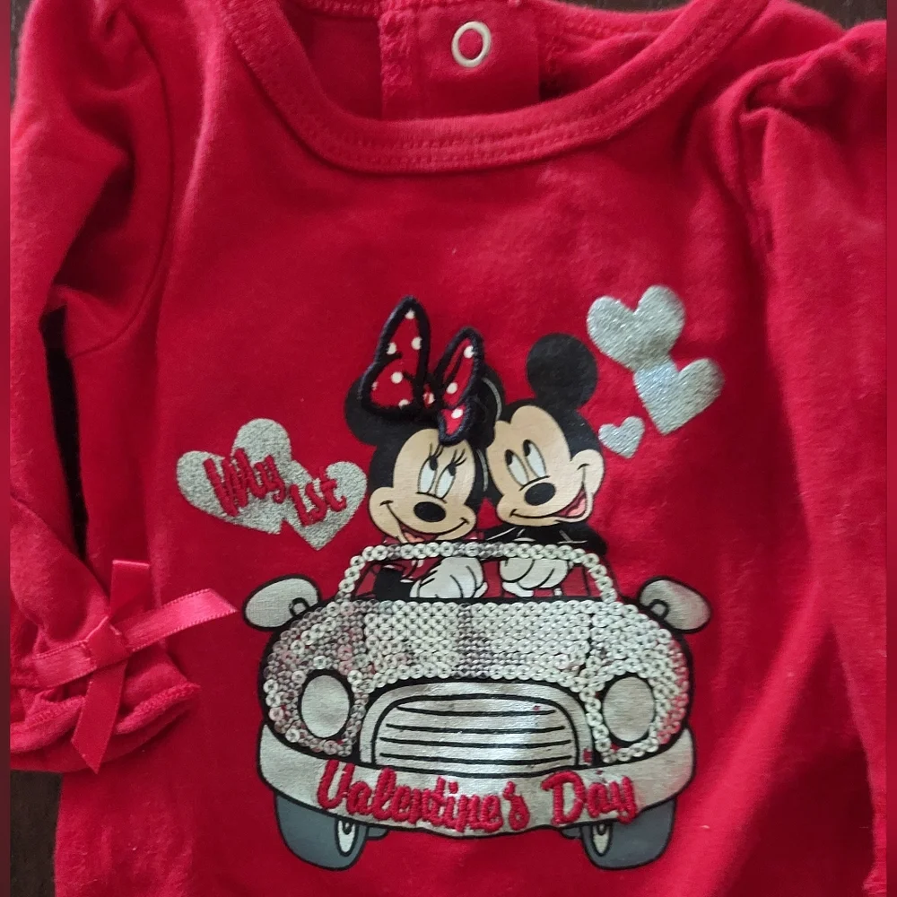 🎁10/$25--Minnie and Mickey onesie,  long sleeve,  newborn, Valentine's Day